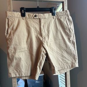Brooks Brothers Bermuda Chino Shorts Tan Slash Pockets Supima Cotton Size W42